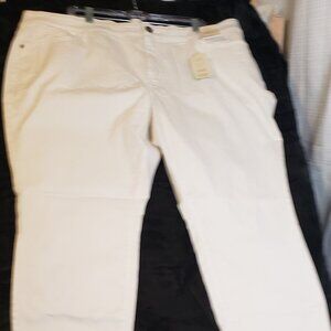 NWT St. John's Bay Skinny Leg Jeans Mid Rise White Jeans Size 30W B5-5